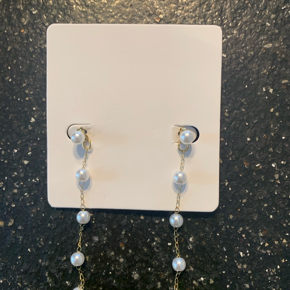 Pearl string earrings - new